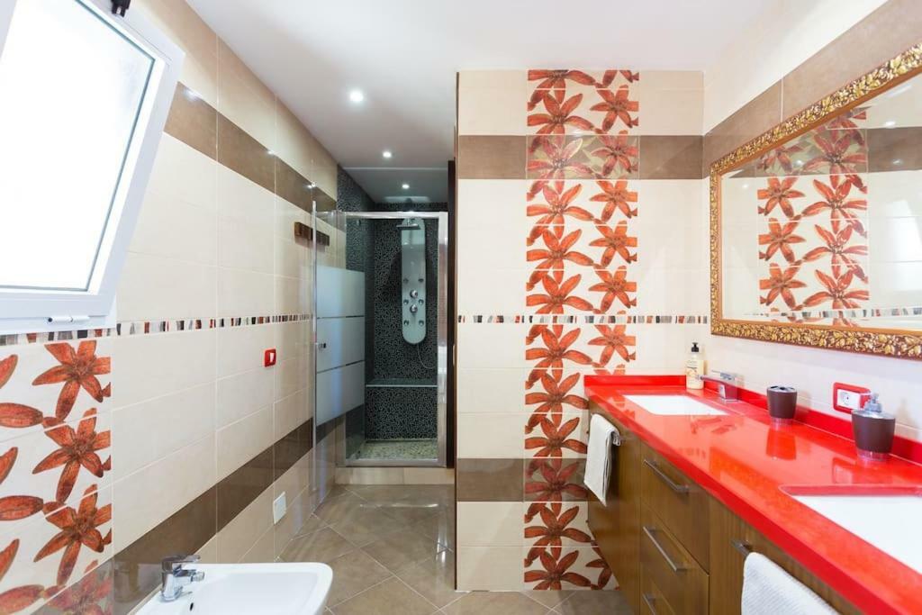 Villa Blanca Tenerife - Private Rooms - Terrace And Bbq, 5 Minutes From The Beach And Airport San Isidro  Zewnętrze zdjęcie
